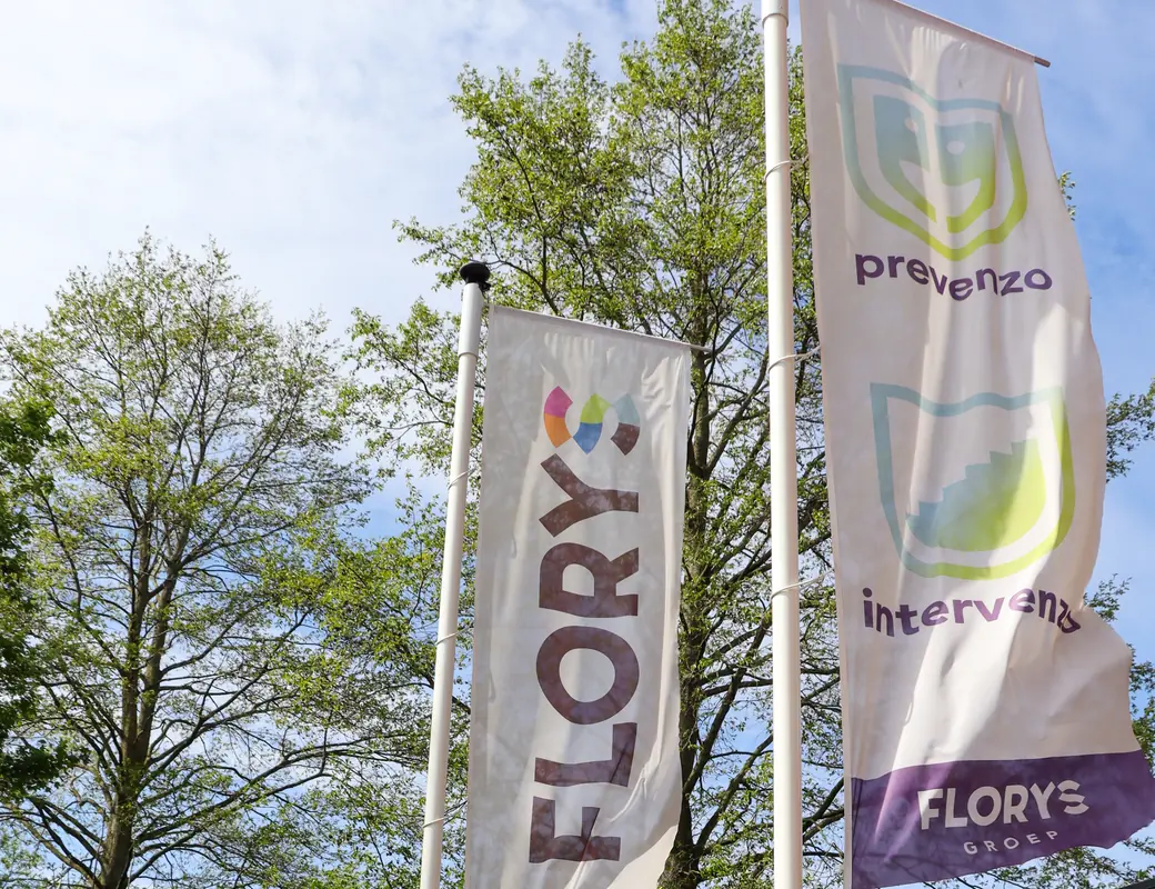 Vlaggen van Florys Groep, Prevenzo en Intervenzo voor het kantoor